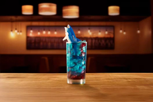 Aussie JAWSsie for Two